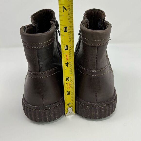 Clarks Caroline Orchid Chocolate Brown Leather Flat Ankle Boots Size 9.5 Wide - Picture 8 of 11